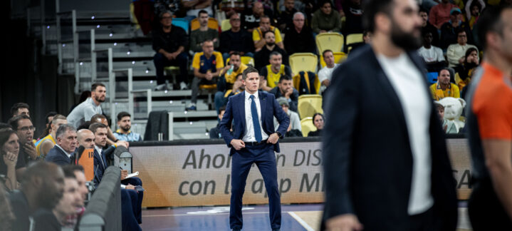 Jaka Lakovic dirigiendo