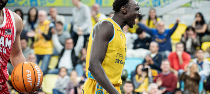Kur Kuath ante UCAM Murcia.