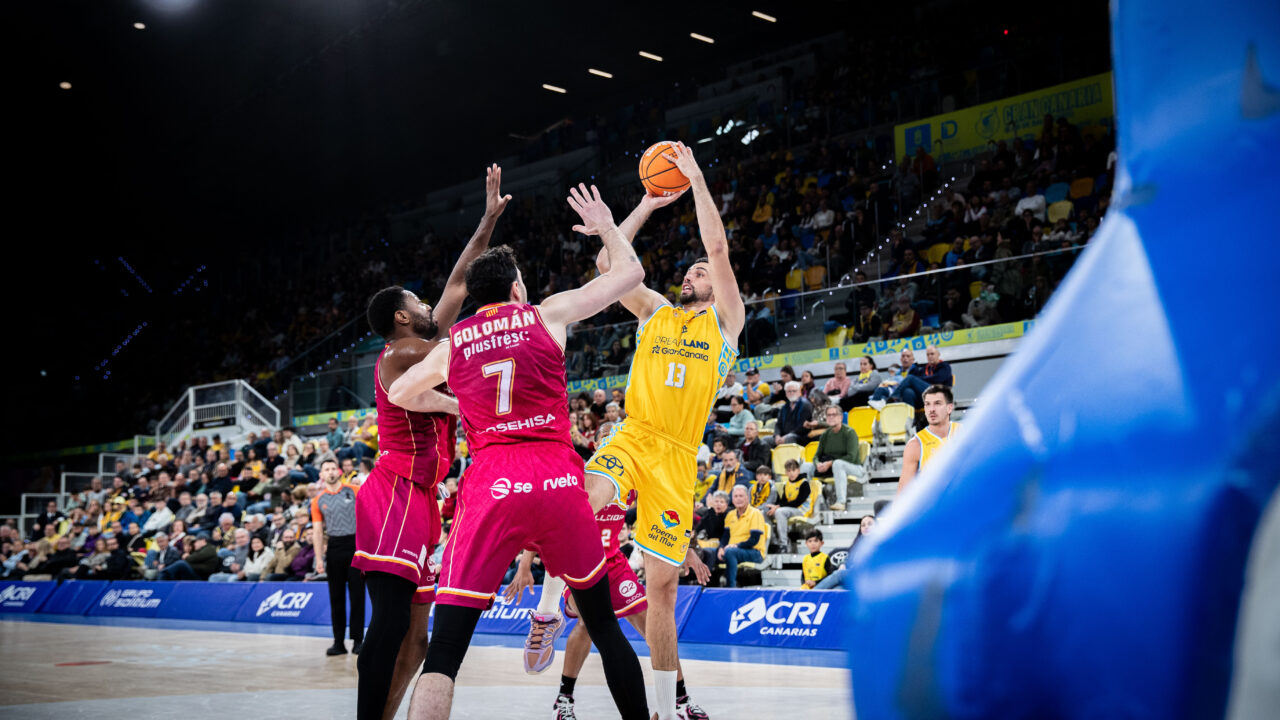 Imagen de partido de Pierre Pelos.