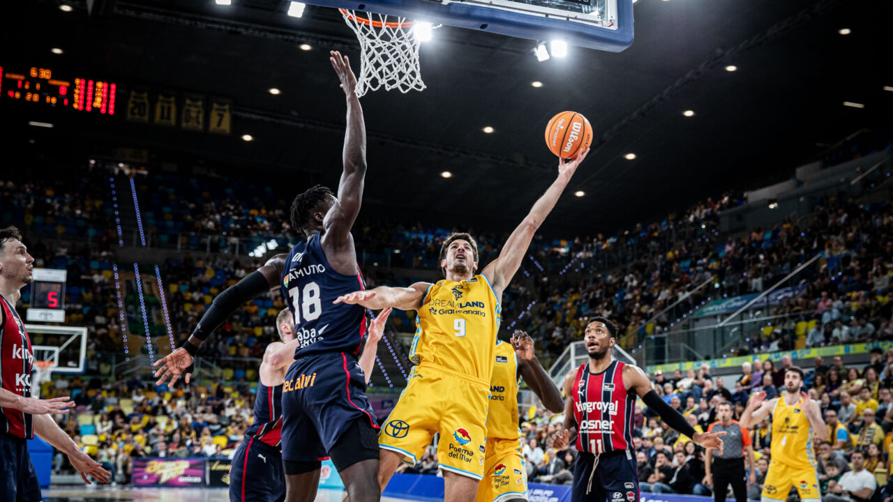 Imagen de Nico Brussino en un partido ante Kosner Baskonia.