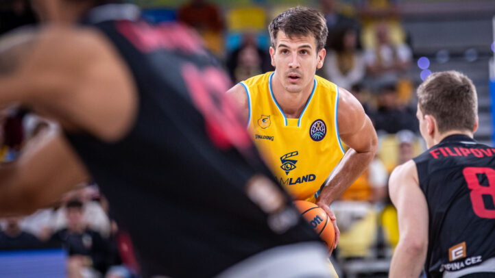 Nico Brussino, ante ERA Nymburk