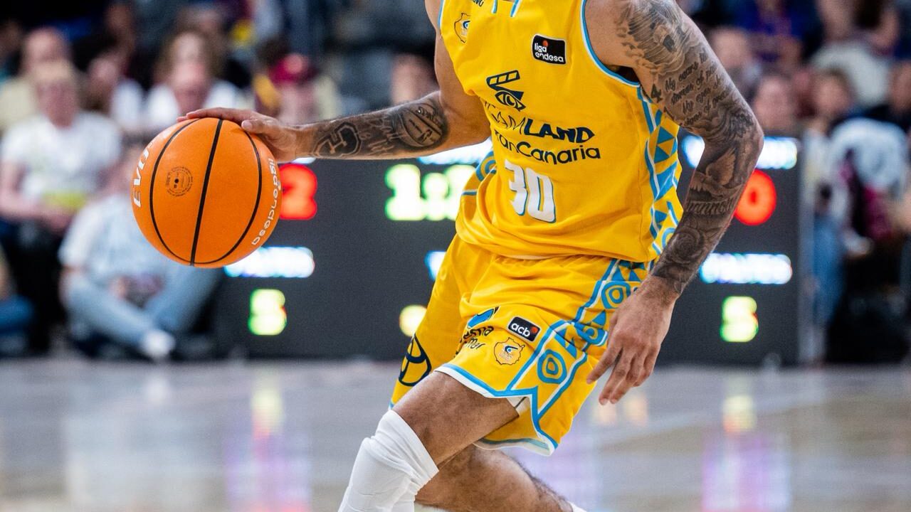 Kassius Robertson, en ataque.
