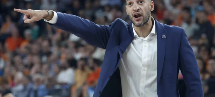 Bruno Savignani, dirigiendo