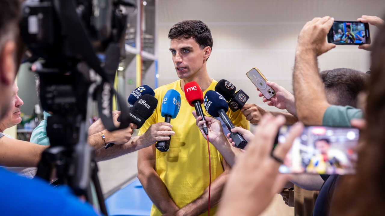 Carlos Alocén habla a los medios