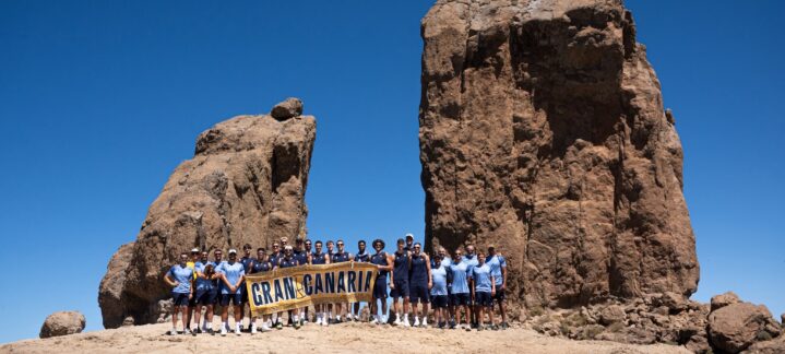 El equipo, en el Roque Nublo