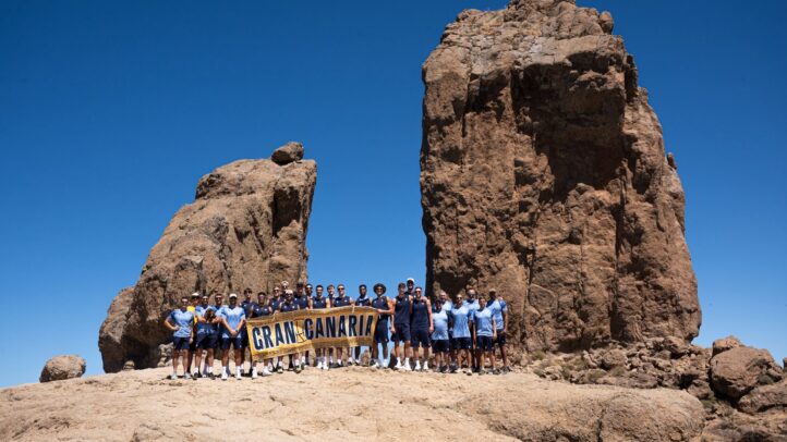 El equipo, en el Roque Nublo